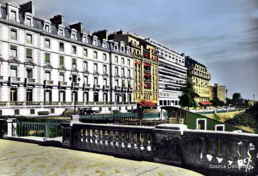 64 Pau Boulevard des Pyrenees.jpg